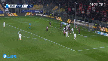 被秒吹！帕尔马角球进攻中打进一球，因越位在先被吹无效