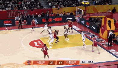 林庭謙3犯了！諾威爾首節(jié)最后一攻自投自搶補籃壓哨造成犯規(guī)