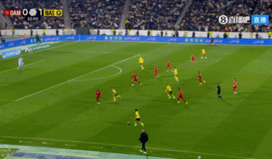 有争议吗？C罗与队友投诉达马克禁区内手球，裁判没有给点球