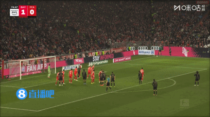 拜仁1-1被扳平！乌尔比希角球出击失误，查维斯头球顶空门得手