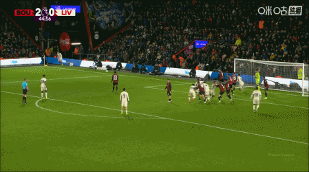 将功补过！范戴克角球机会头球后蹭破门，利物浦1-2扳回一城