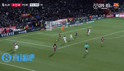 无异于一个绝杀！巴萨2-1阿尔瓦塞特补时阶段，马丁关键门线解围