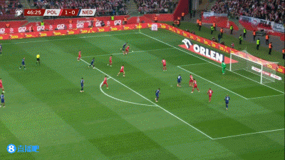 波兰禁区乱战，德佩倒地抢射破门荷兰扳平