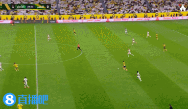 C罗传中击中对手后反弹安吉洛破门,胜利第30分钟扳平