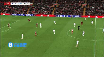 防线形同虚设!皮诺内切兜射破门,利物浦3球落后