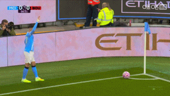 太快了！伯恩茅斯反击打出单刀机会，被努内斯防下