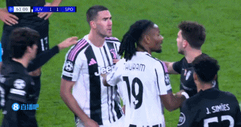 非常生气！阿劳霍对麦肯尼犯规，弗拉霍维奇与对手球员发生口角