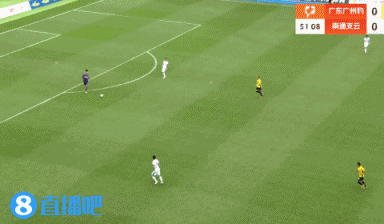 送大礼！南通支云门将李冠希出球失误，广州豹外援罗萨吊门得手！