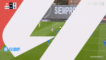 差一点！姆巴佩传球，居莱尔远射稍稍偏出