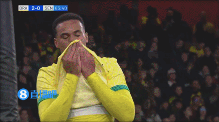 在俱乐部主场伤退！加布里埃尔出现伤情，被韦斯利换下