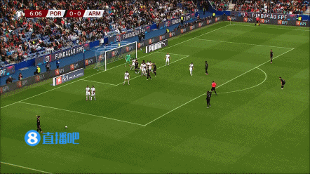 VAR划线认定不越位！B费任意球被扑，维加补射破门