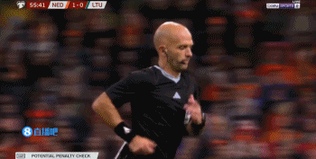 德里赫特头球摆渡造点，加克波主罚打进