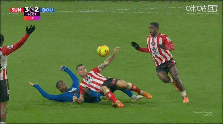 输球又输人！伯恩茅斯遭让二追三，库克补时阶段故意肘击对手染红