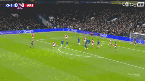 12分钟3张黄牌了！萨卡小角度抽射被扑，莫斯克拉犯规染黄