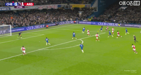 差点引发冲突！梅里诺射门被扑，约克雷斯补射撞到桑切斯