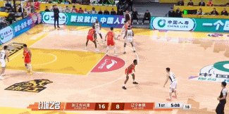 王博振臂慶祝！孫銘徽搶斷&朱俊龍反擊扣籃廣廈領先遼寧10分