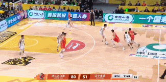 焦點戰花了！塔克跌跌撞撞連過三人上籃2+1秀肌肉慶祝 分差30+