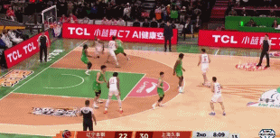 翻江倒海！張鎮麟內線接球 轉身強攻打成2+1率隊擴大優勢