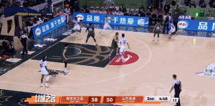一回合5分！陳林堅(jiān)進(jìn)三分&吹祝銘震對(duì)克里斯犯規(guī) 山東球權(quán)再拿2分