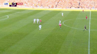 這球可惜！比賽第82分鐘，庫尼亞禁區(qū)線附近推射擊中立柱