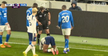 都是暴脾气!热刺1-1桑德兰,本坦库尔和海特勒伊达两度发生冲突