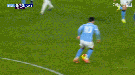 裁判尺度大！上半場詹姆斯2次、古斯托1次犯規(guī)，都沒給牌