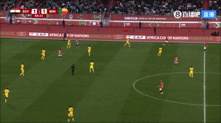 錯(cuò)失絕殺！薩拉赫第89分鐘殺入禁區(qū)，小角度打門被對(duì)手撲住