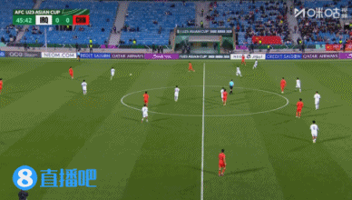 差一點(diǎn)！王鈺棟邊路傳中至遠(yuǎn)端，楊希包抄沒(méi)能踢上皮球