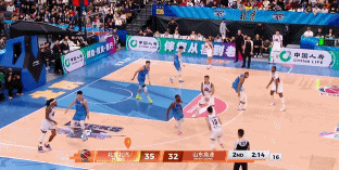 這球傳得好！謝智杰借掩護吸引包夾 虛晃后擊地妙傳陶漢林扣空籃