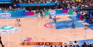 要拉開(kāi)了！謝智杰和陳林堅(jiān)相繼命中三分 山東領(lǐng)先10分&打停北京