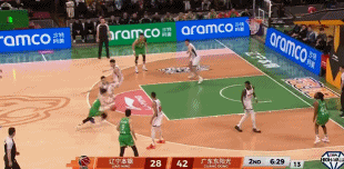 完成止血！王嵐嵚突破對抗大拉桿上籃打成2+1