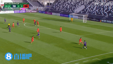 要小心！泰國(guó)U23在禁區(qū)前多次短傳配合，最終挑傳偏出底線