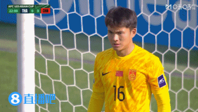 虛驚一場(chǎng)！泰國(guó)U23定位球頭球攻門，李昊撲救脫手+隨后把球抱住