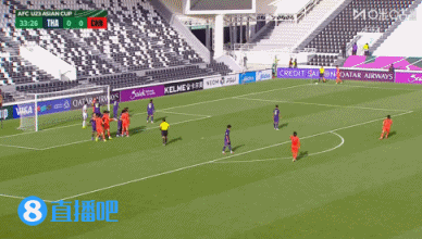 形成攻勢(shì)！U23國(guó)足連續(xù)兩波定位球進(jìn)攻完成打門，王鈺棟射門被擋