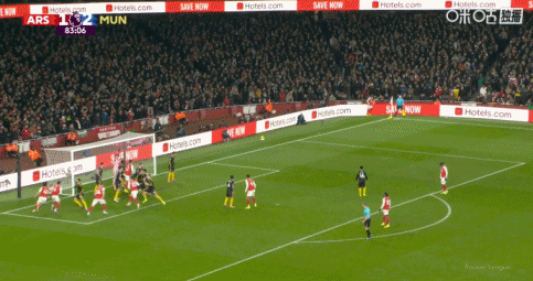 角球战术再发威！阿森纳角球制造乱战，梅里诺破门