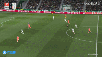 巴萨再次领先！德容禁区内精彩一扣倒三角，费兰破门