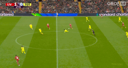 上来试试脚感，埃基蒂克禁区右路调整后打门打高了