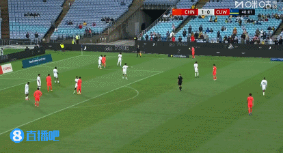 王钰栋头球顶高，杨希右路精准传中