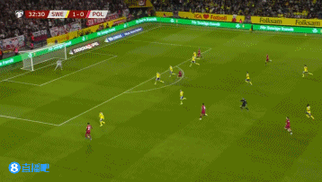 波兰扳平！扎莱夫斯基兜射远角破门