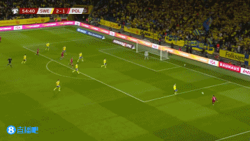 希维德尔斯基跟进包抄空门入网!波兰2-2再扳平
