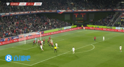 丹麦在加时赛又扳平了！霍格接角球回头望月破门，门将毫无反应