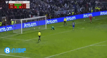 天堂地狱一线间！波黑疯狂庆祝，意大利众将失神呆立、无奈坐地