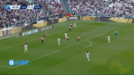 好 “解围”！伊尔迪兹横敲，麦肯尼门前半米空门踢飞错失双响