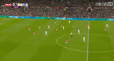 毫无状态！约罗自家禁区被断球，利桑德罗飞身封堵田中碧空门