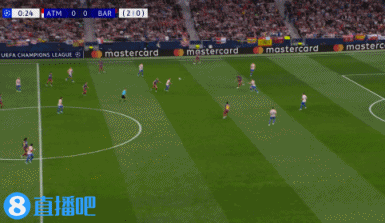 先来个下马威！亚马尔第1分钟就打门造成威胁，穆索倒地扑出底线