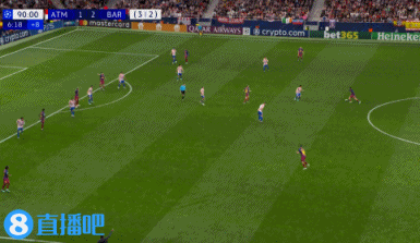 错失绝平！阿劳霍97分钟头球攻门，可惜顶高了