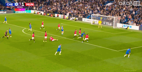  差点点球了！芒特第93分钟手球，切尔西获得禁区线外一点的任意球