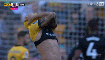 惊险！狼队最后时刻任意球攻门奔死角，金斯基飞身拦出贡献神扑