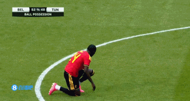 比利时1-0领先！德布劳内策动+多库传中送助攻，特罗萨德笑纳空门