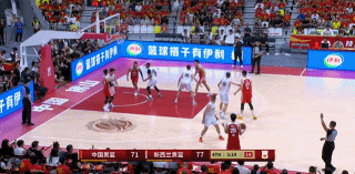 似曾相识？朱俊龙边线发球直接送给对手 被打成反击